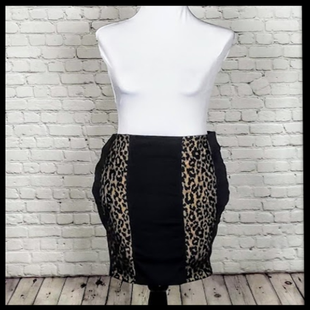 Forever 21 - Black Leopard Mini Skirt NWT 💘